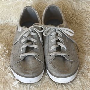 keds Tennis shoes sz 9.5